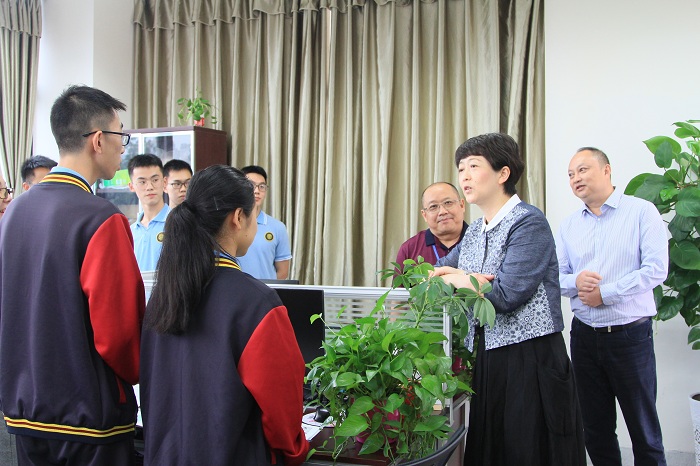 7、细心询问学生情况.jpg